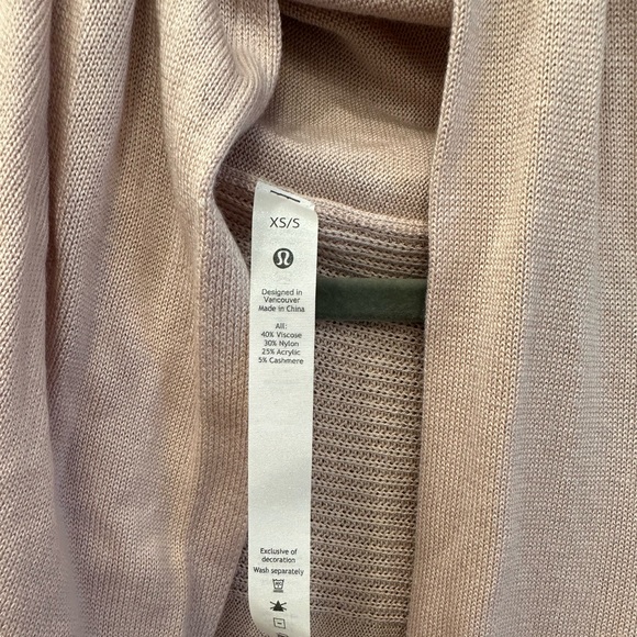 Lululemon women’s knit cardigan light pink in size xs/s. - Picture 2 of 4